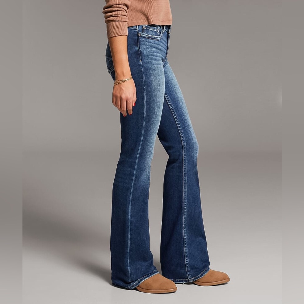 BKE Women’s Medium Blue Flared Jeans